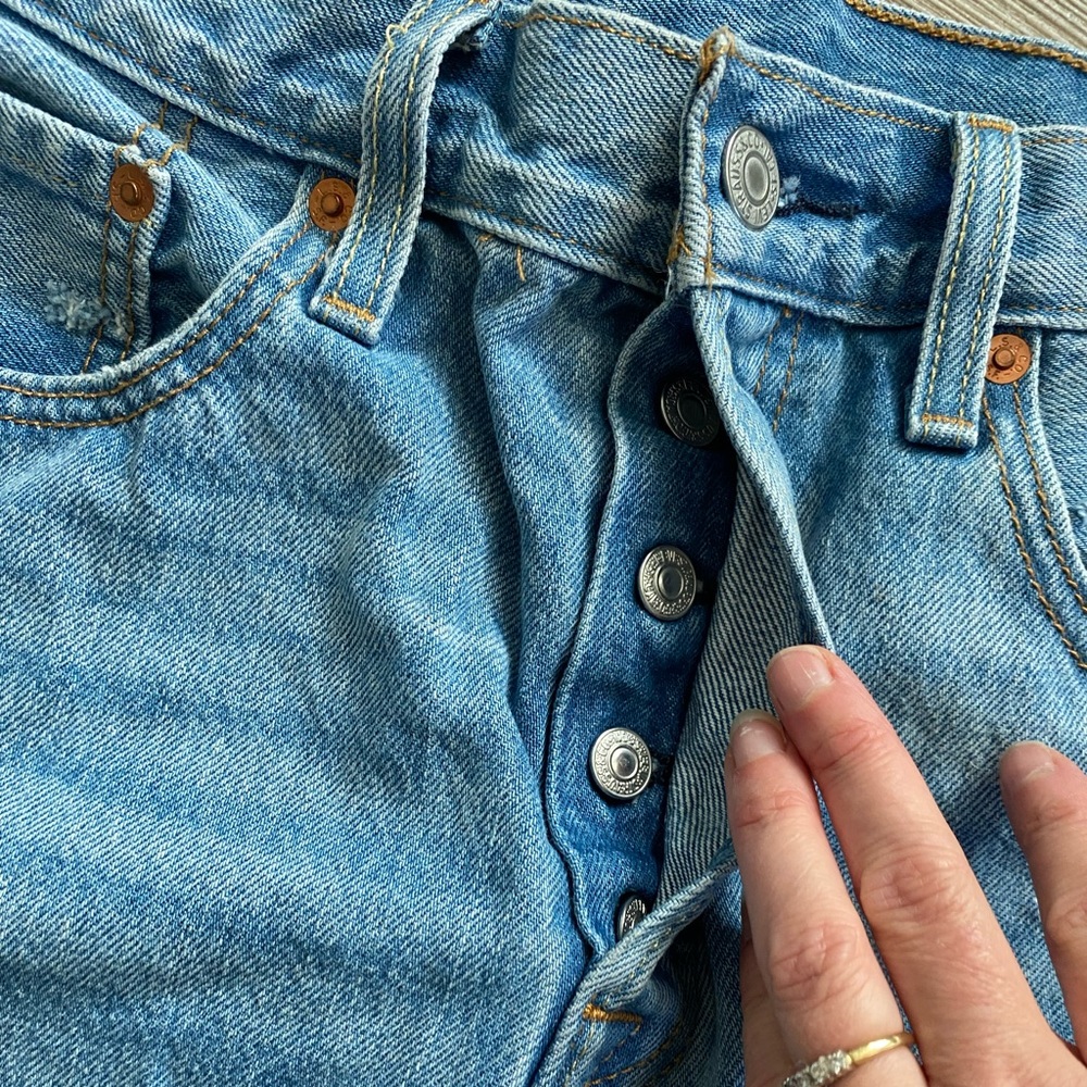 Levi’s High Rise Denim Skirt size 30 - Picture 3 of 4